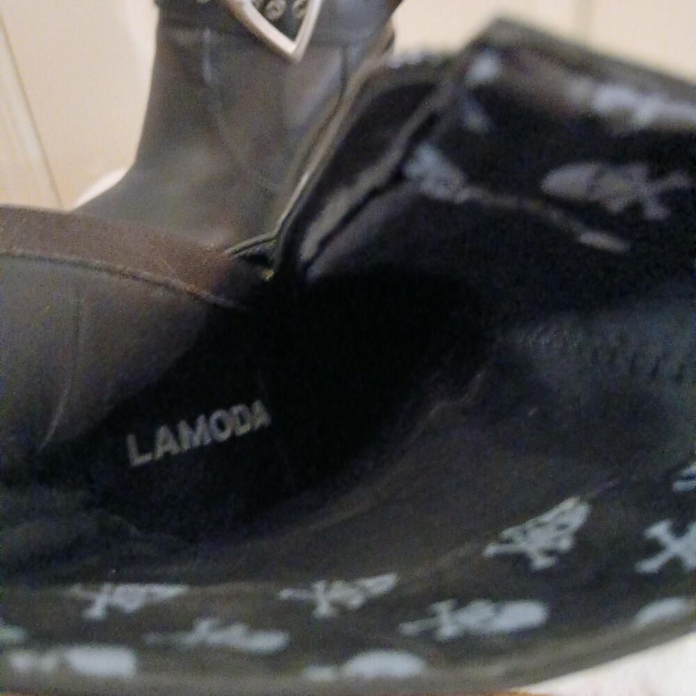 LAMODA Black Platform Chunky Heel Boots Silver Heart Buckles 5 Whimsygoth Alt - Picture 7 of 8